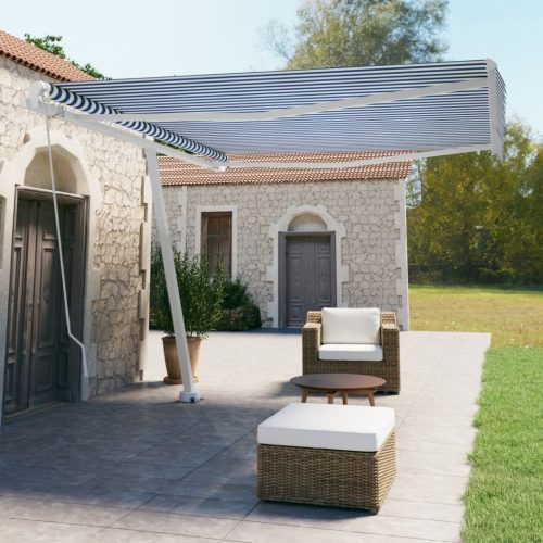 kék és fehér kézzel kihúzható póznás napellenző 400 x 350 cm