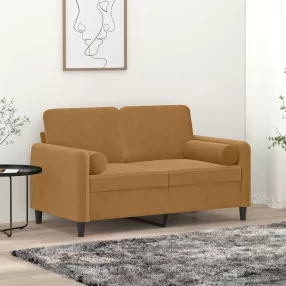 2 személyes barna bársony kanapé díszpárnákkal 120 cm