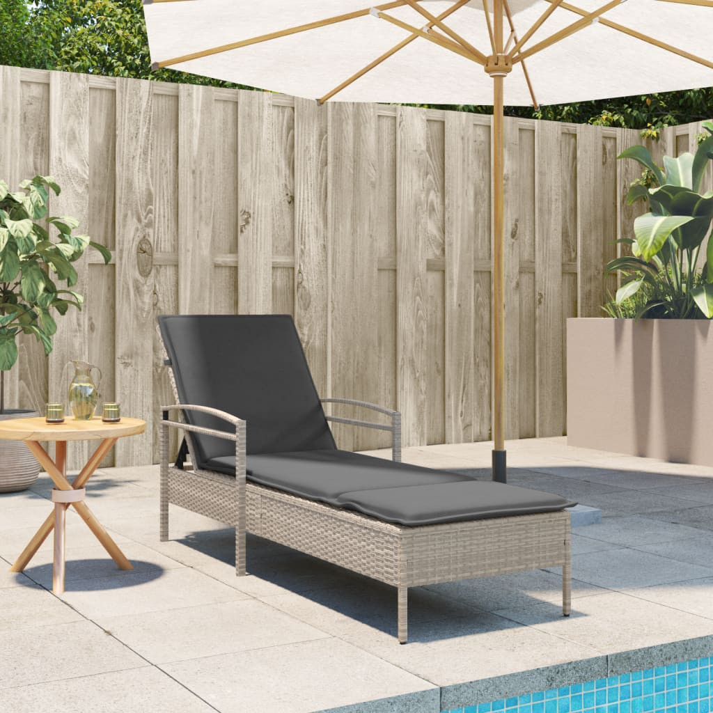 világosszürke polyrattan napozóágy párnával 63x200x81 cm világosszürke polyrattan napozóágy párnával 63x200x81 cm